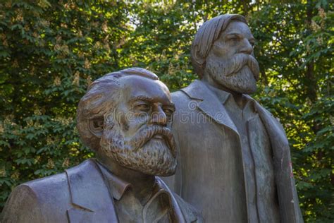 Karl Marx Und Friedrich Engels Stockfoto Bild Von Außen Marx 24981996