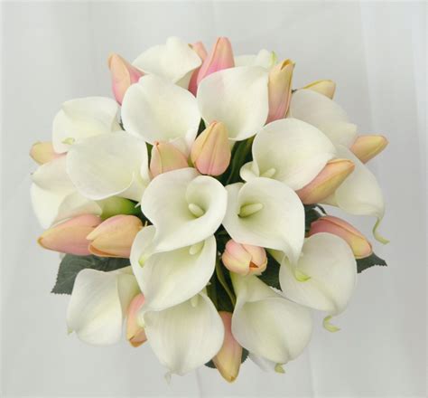 Tulip And Calla Lily Wedding Bouquets Tulip And Calla Lily Hand Tied