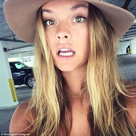 Katching My I Sports Illustrated Model Nina Agdal Shows Off Her