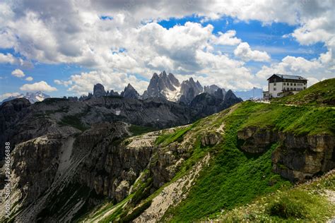 Rifugio Auronzo Hütte Dolomiten Drei Zinnen Südtirol Bergpanorama