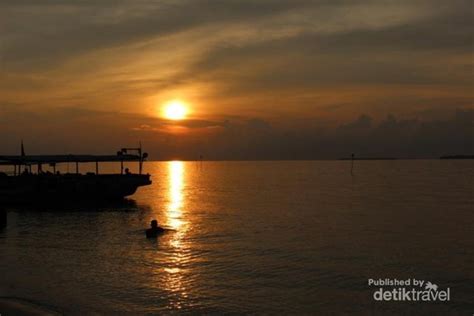 Sunset Terbaik Dari Pantai Tanjung Gelam Karimunjawa