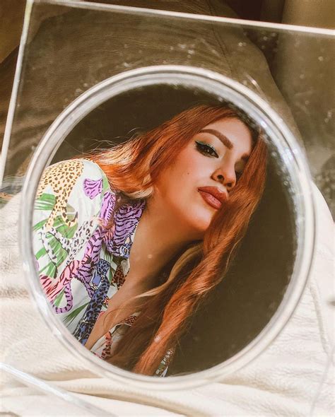 Stefany Sanchez ♡ On Instagram “olha Que Com Um Espelho Pequeno Você