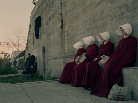 Margaret atwood has returned to the story of 'the handmaid's tale' with her new book, 'the testaments', and the team from eyes on gilead is reuniting for a book. rohelisemrohi: The Handmaid's Tale / Teenijanna lugu (2017 ...