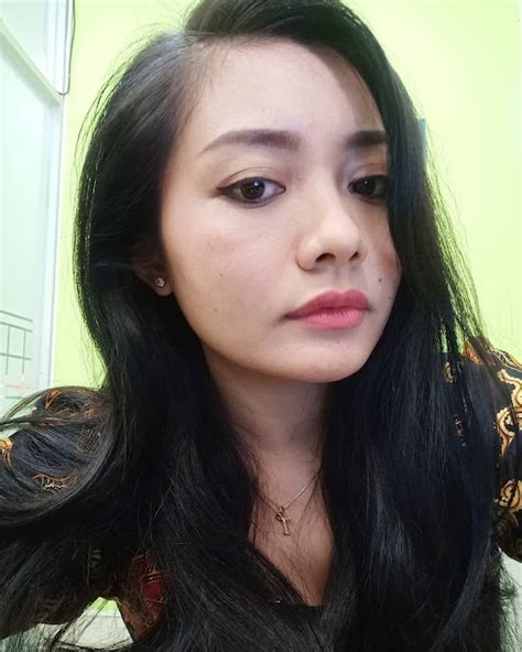 Mama Muda Cantik Mantab Cari Hiburan Gadis Surabaya