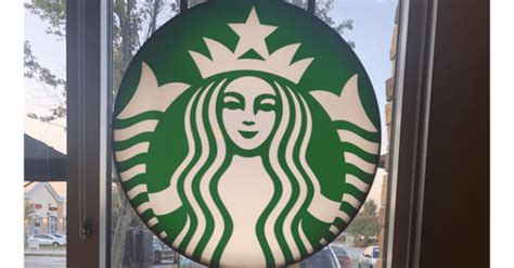 Starbucks Has A Hidden Feature In Their Logo And Now I Cant Unsee It