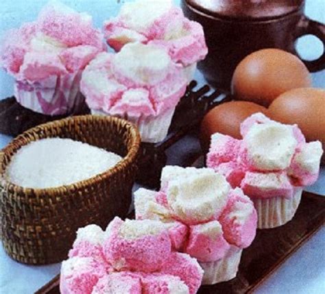 Sama seperti kue tradisional dan camilan khas indonesia pada umumnya, bolu kukus juga. Resep dan Cara Membuat Roti Kukus Tanpa Mixer - Toko Mesin ...