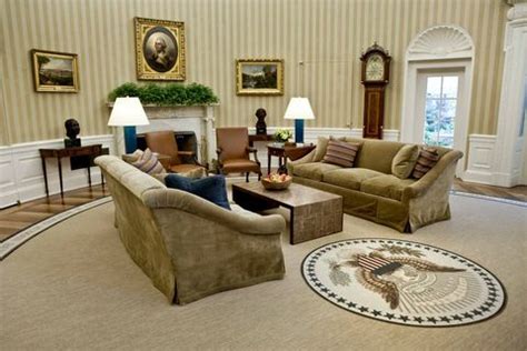 Smith, president obama has a freshly redecorated oval office, outfitted with snazzy, handmade striped wallpaper and a new oval rug adorned with quotes from f.d.r., abraham lincoln, teddy roosevelt, and j.f.k click through to view the presidential digs. Oval Office Decor Changes in the Last 50+ Years - Pictures of the Oval from Every Presidency