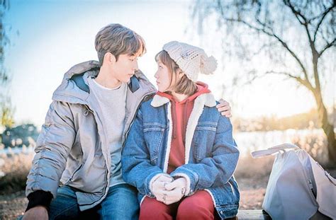 She has shown strength like no other since she was a child as jung joon hyung (nam joo hyuk) is kim bok joo's best friend. Weightlifting Fairy Kim Bok-joo Image #139886 - Asiachan ...