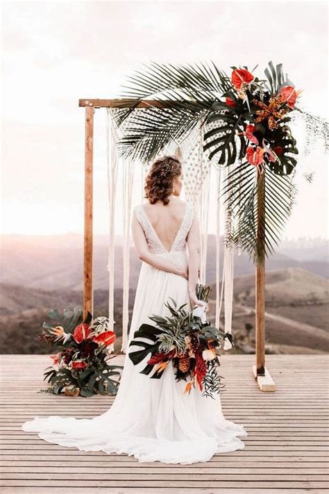 Trending 28 Tropical Themed Wedding Ideas For 2020 Emmalovesweddings