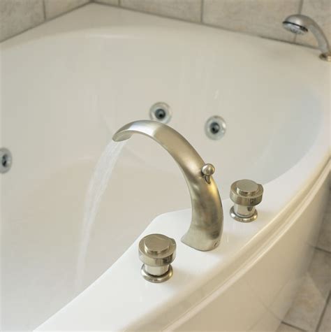 Install bathtub overflow installing bathtub overflows is best when left to professionals. How to Fix a Leaky Bathtub Overflow Tube