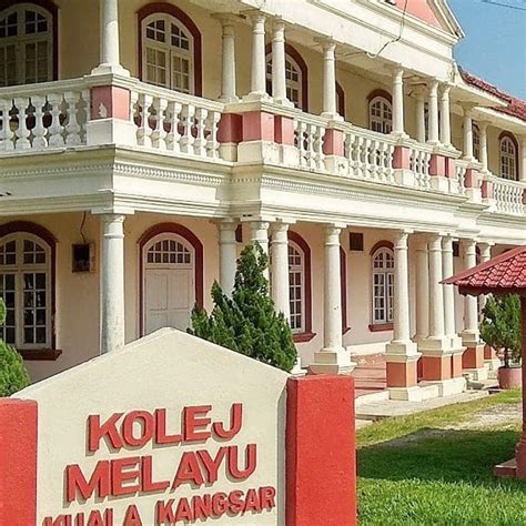 Alhamdulillah akademi darul huffaz telah mendapat penghormatan di konvokesyen huffaz semalaysia kali ke 6 di unishams, baling kedah pada tahun 2017 sebagai sekolah tahfiz terbaik malaysia daei segi pengurusan dan pentadbiran. 10 Sekolah Terbaik Di Malaysia (Sejarah Dan Reputasi ...