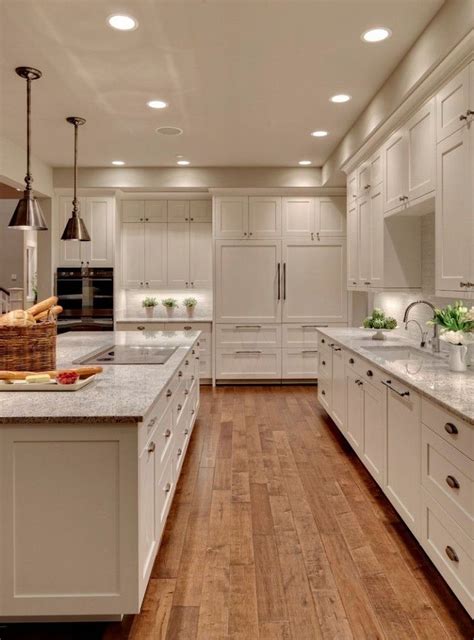 35 The Best White Kitchen Cabinet Design Ideas To Improve Your Kitchen