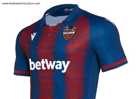 Levante unión deportiva is a spanish football club that competes in la liga. Levante 2019-20 Macron Home Kit | 19/20 Kits | Football ...