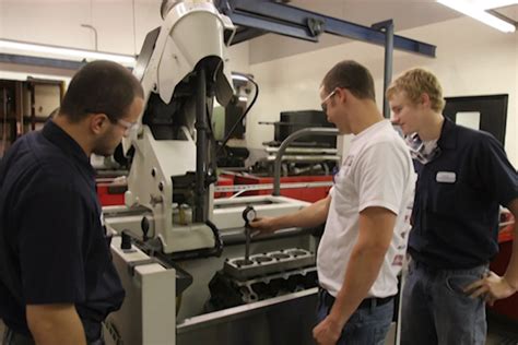 School of Automotive Machinists Helps Graduates With Job Placement ...