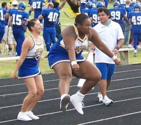 Cheerleaders Caught In The Right Moment Funny Photos Of People