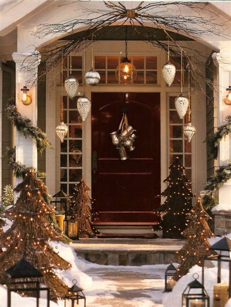 Christmas Front Door Decorations You Will Want For Your House