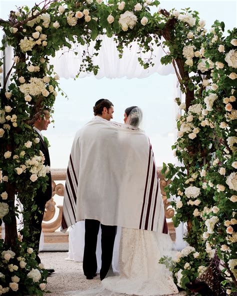 17 Jewish Wedding Traditions For Your Big Day Martha Stewart Weddings