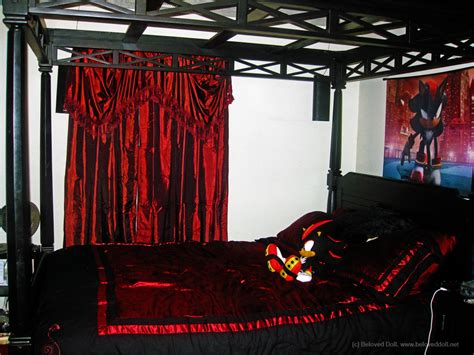 Gothic art, derived from the sculpture of church and also the medieval era, gives a classic touch to the bedroom and redefines your taste. Black Bedroom Furniture As An Elegant Design Idea ...