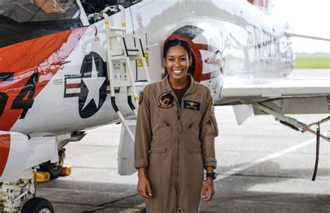 Madeline Swegle Makes History As Us Navys 1st Black Female Fighter