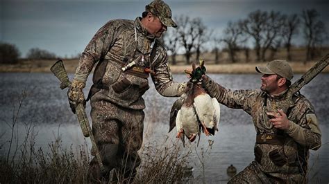 Duck Hunting Vacations Outlining The Key Strategies To Get Ducks Land