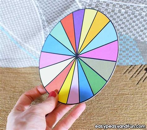 How to Make a Paper Spinner | Paper spinners, Spinners, Fox crafts