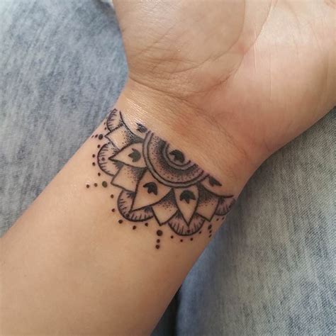 Awesome Owl Wrist Tattoos Design