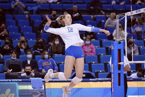 Photos Ucla Womens Volleyball Sweeps Asu To Stay Undefeated At Pauley