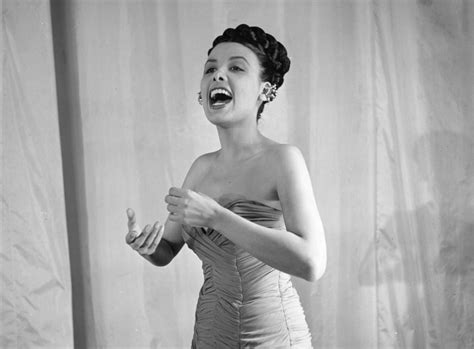 Sultry Facts About Lena Horne Hollywoods Velvet Voice