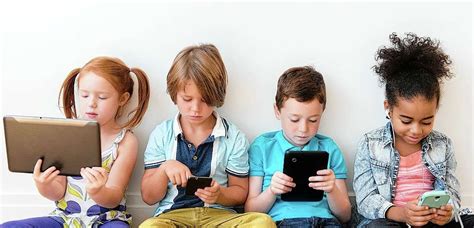 6 Ways Parents Can Help Children Avoid Harmful Effects Of Social Media