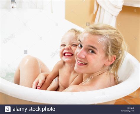 Daughter Taking Bath Fotos E Imágenes De Stock Alamy