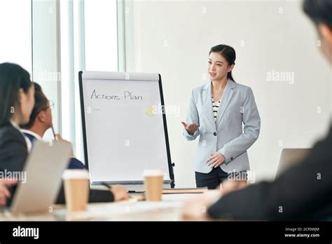 Facilitating Discussion Hi Res Stock Photography And Images Alamy