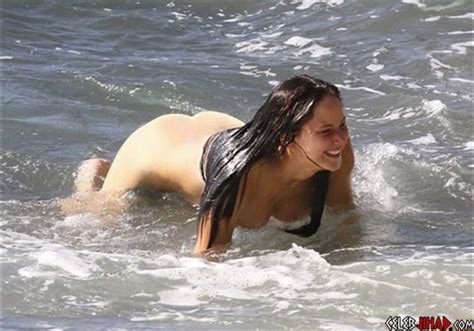 the top 10 celebrities nude at the beach