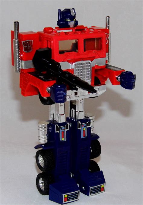 Vintage Transformers Generation 1 Optimus Prime Transformed Autobot