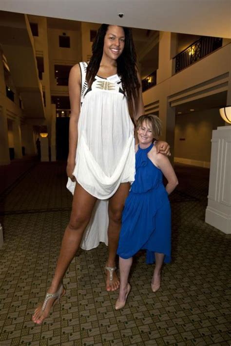 Tallest Giant Women In The World Reckon Talk Tall Women
