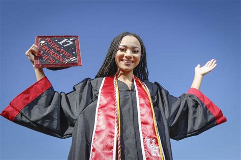 University Of Houstons Youngest 2020 Graduate Earns Two Degrees At Age 17