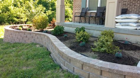Landscaping Ideas For Retaining Walls Image To U