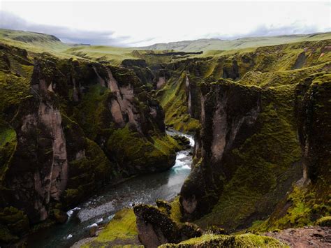 Best Time To See Fjaðrárgljúfur Canyon In Iceland 2020