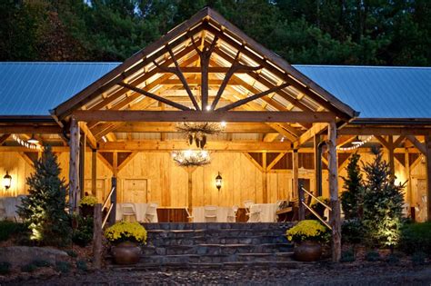 Luxuriously designed barn south with its expansive natural surroundings set the stage for unique weddings and events. Wedding Venue for Your Manly Man