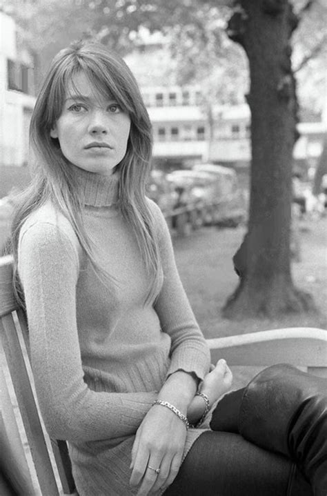 Photographs of Singer Françoise Hardy in London - Flashbak
