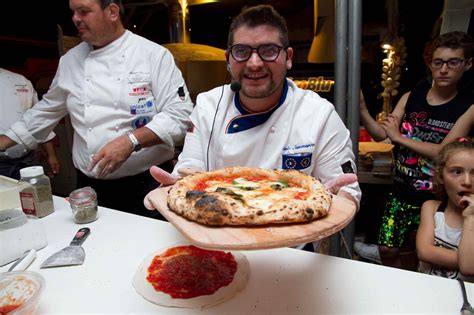 Come Fare La Pizza Perfetta A Casa Con La Ricetta Di Carlo Sammarco