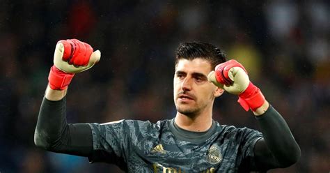 The player of the month is an association football award that recognises the best la liga player each month of the season. Courtois steekt hand uit naar Trofeo Zamora voor beste ...