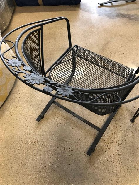 S3 Mid Century Modern Russell Woodard Wrought Iron Table And Two Rocker