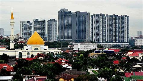 Some sections themselves are subdivided into smaller neighbourhoods (kejiranan), for example ss5d. Petaling Jaya's North and South battle to woo typical ...