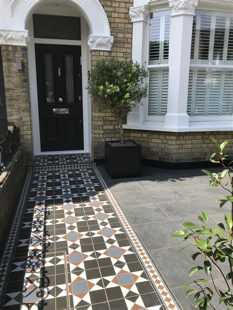 Victorian Style Entrance Pathway With Porcelain Tiles Victorian Front