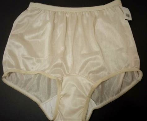 Kim Rogers Shiny Smooth 100 Nylon Full Nude Panty Panties Brief 905