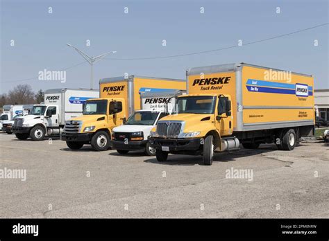 Logansport Circa April Penske Truck Leasing Location Penske Free