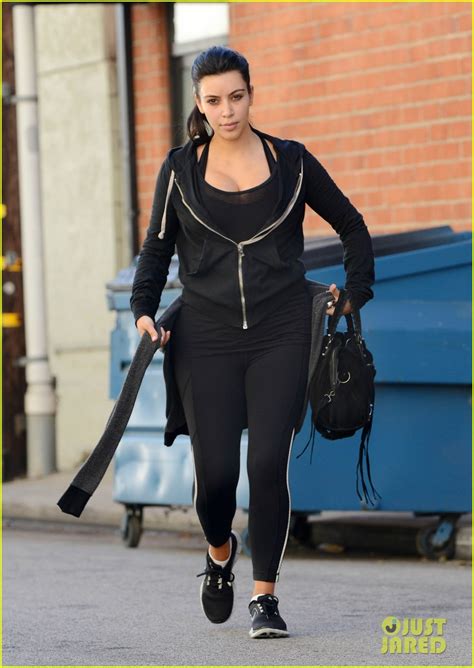kim kardashian i found the perfect maternity jeans photo 2821324 kim kardashian pregnant