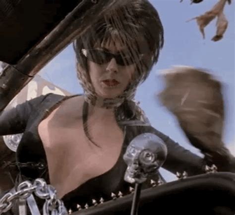 Gameraboy Elvira Mistress Of The Dark Elvira Movies