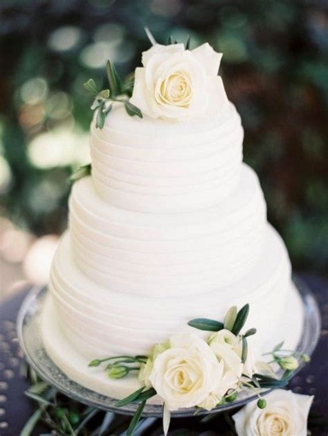 15 Amazing White And Green Elegant Wedding Cakes