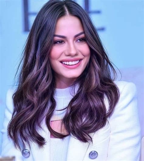 turkish beautiful actress demet ozdemir 🌼🌻 beauty hairstyle turkish beauty